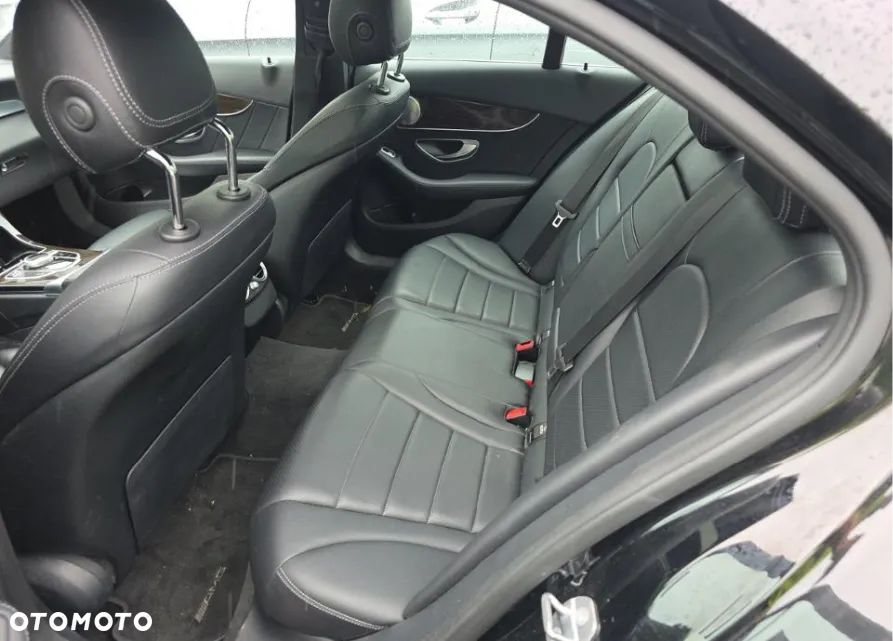 Mercedes-Benz Klasa C 300 4Matic 9G-TRONIC AMG Line - 9