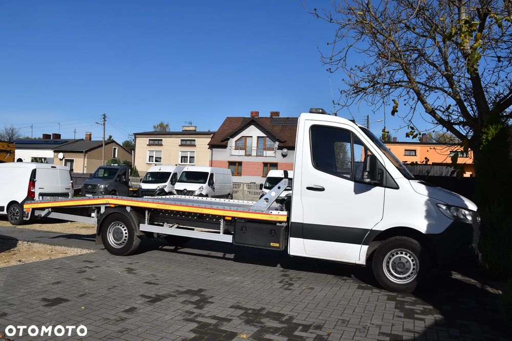 Mercedes-Benz Sprinter - 4