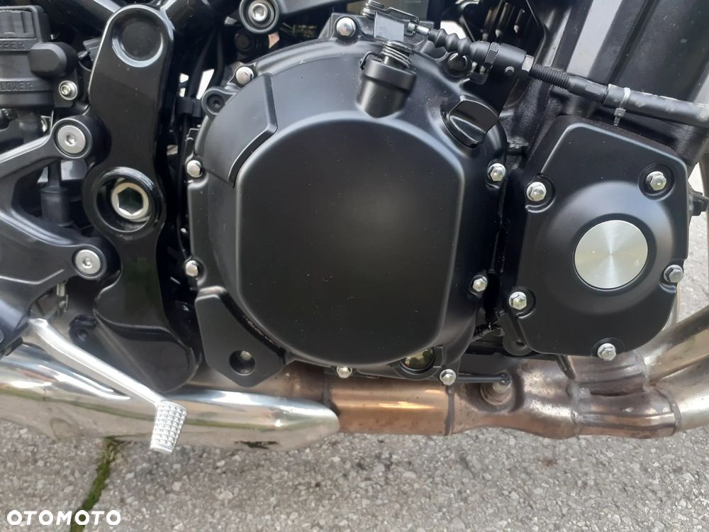 Kawasaki Z 900 RS - 16