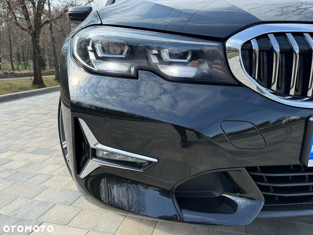 BMW Seria 3 320d xDrive Edition Luxury Line Purity - 21