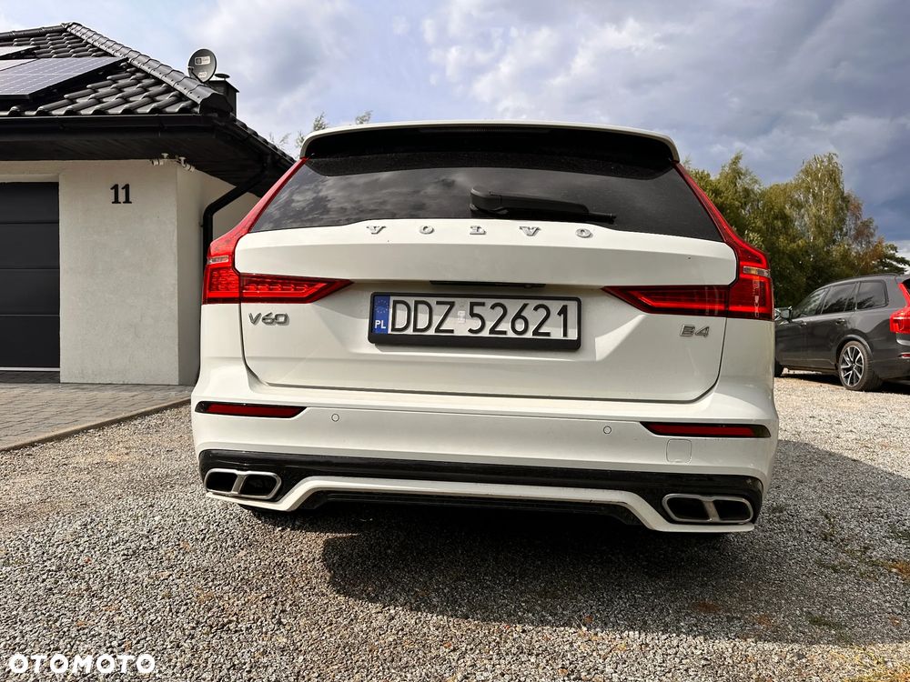 Volvo V60 B4 D R-Design - 25
