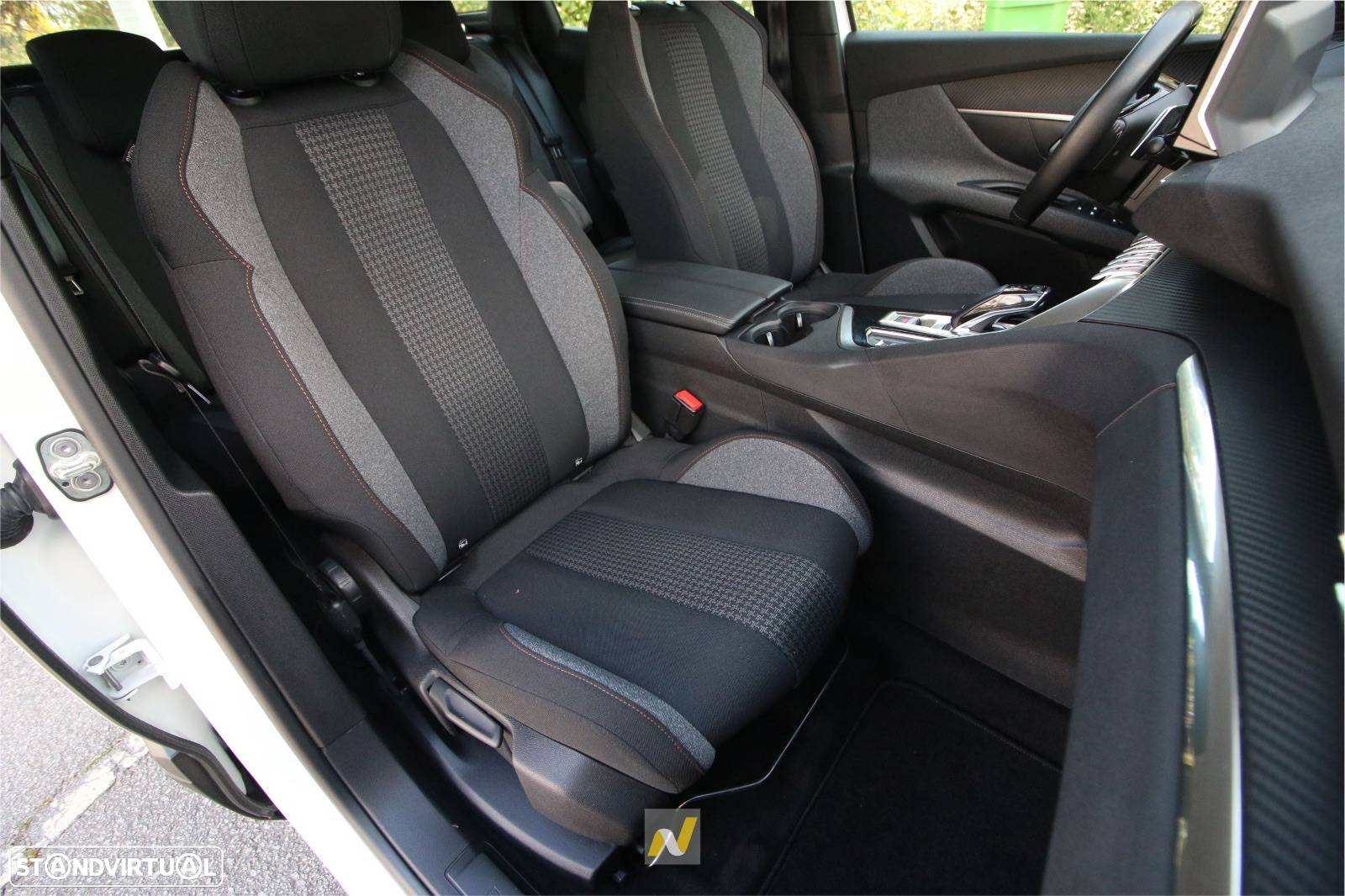 Peugeot 3008 1.2 PureTech Allure EAT8 - 10