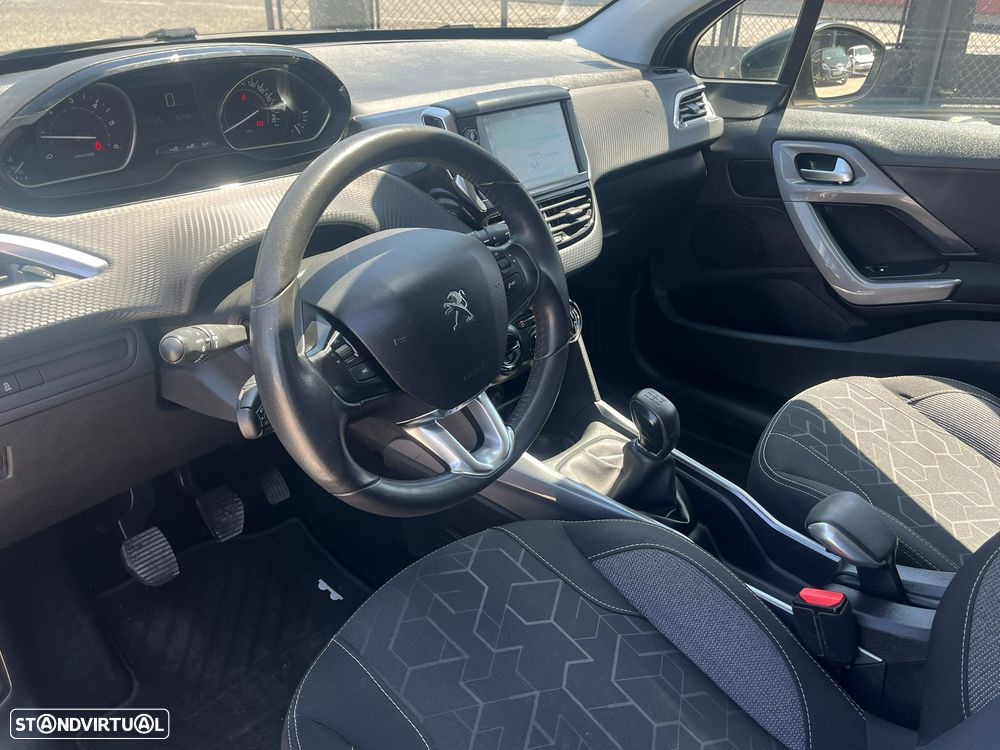 Peugeot 2008 1.6 BlueHDi Style - 27