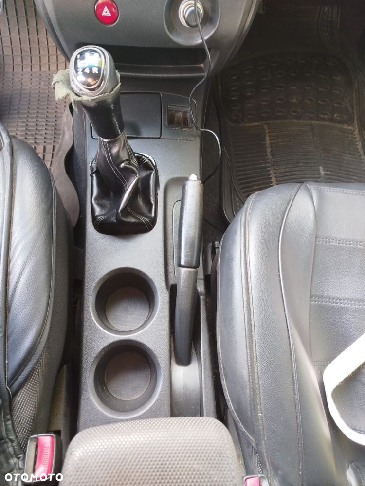 Mitsubishi Outlander 2.4 Dakar - 17