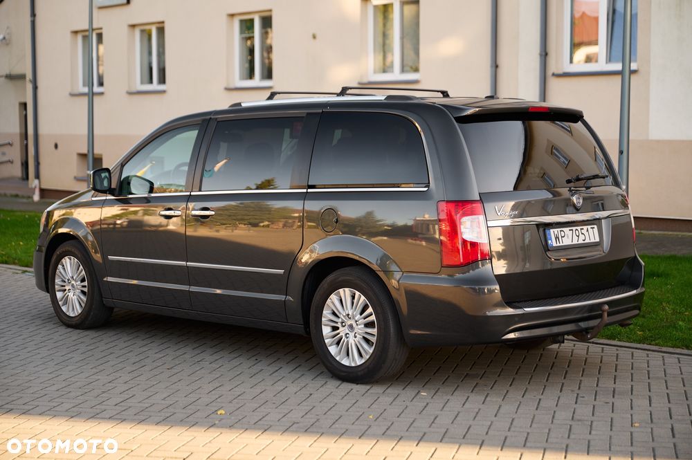 Lancia Voyager - 7