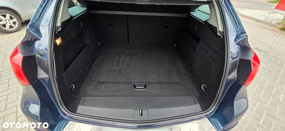 Opel Astra 1.6 Turbo 150 Jahre - 32