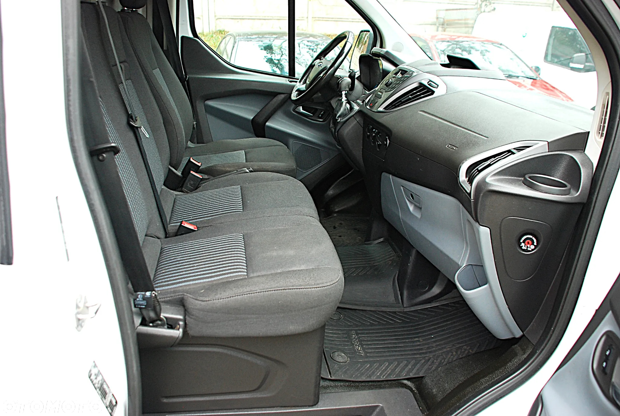 Ford TRANSIT CUSTOM - 7