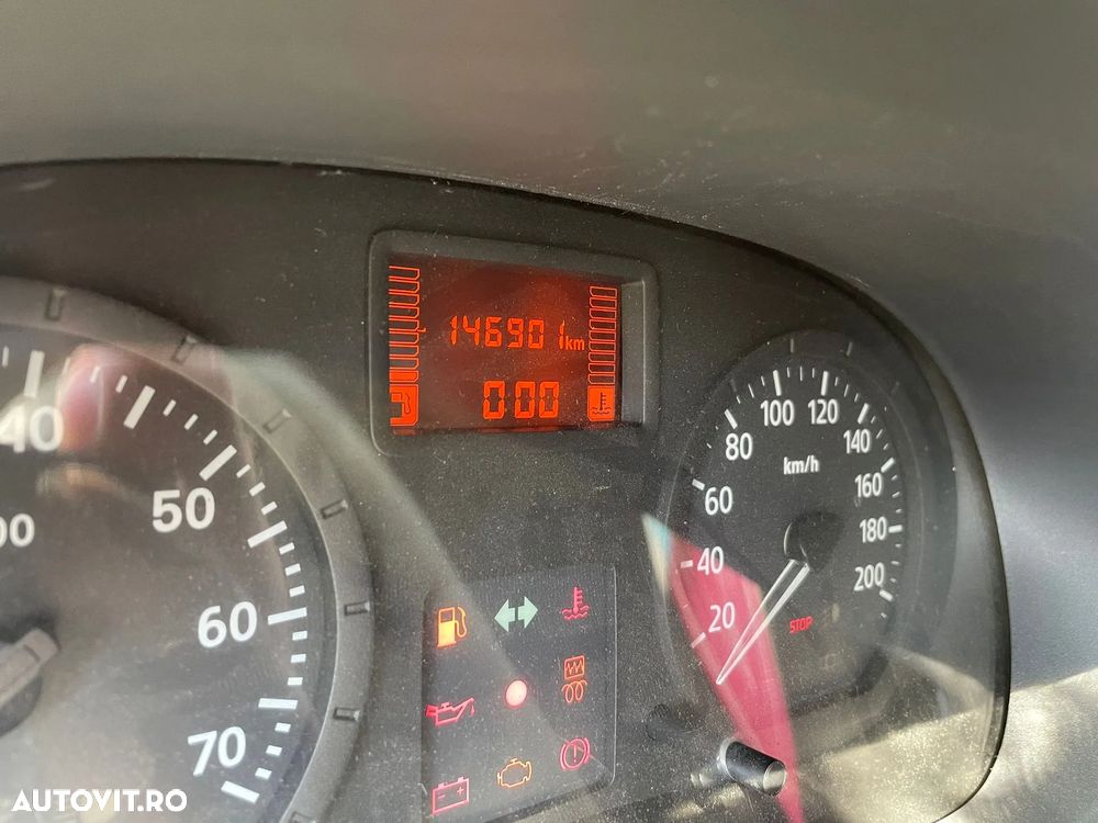 Dacia Logan 1.2 - 7