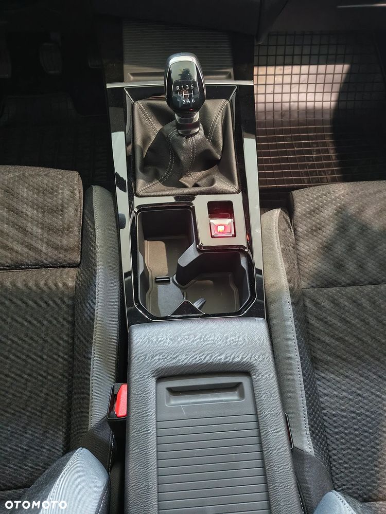 Opel Astra 1.2 T Edition S&S - 11