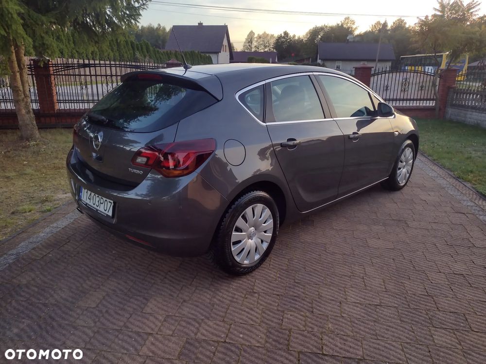Opel Astra 1.4 Turbo Exklusiv - 4
