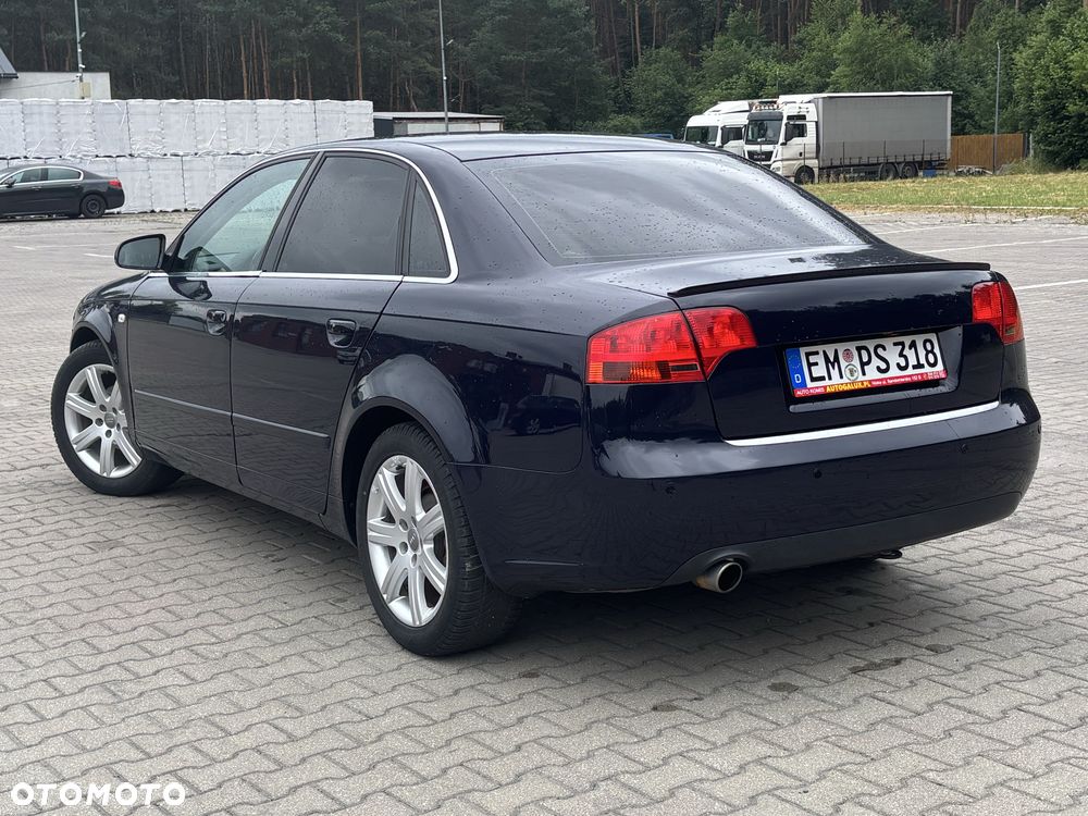 Audi A4 Limousine - 3
