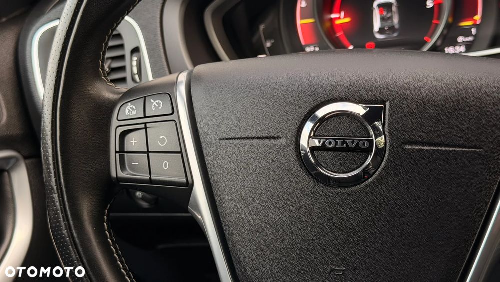 Volvo V40 D3 Linje You - 13