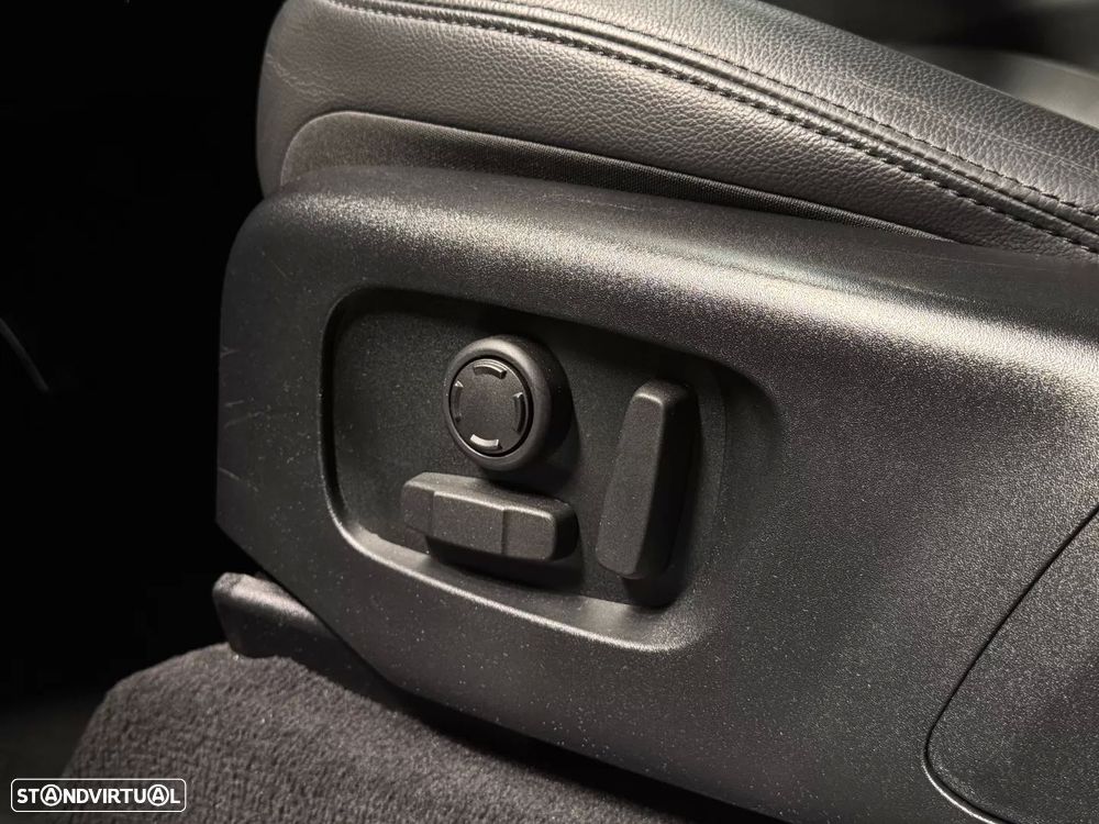 Land Rover Range Rover Velar 2.0 P400e AWD R-Dynamic SE - 25