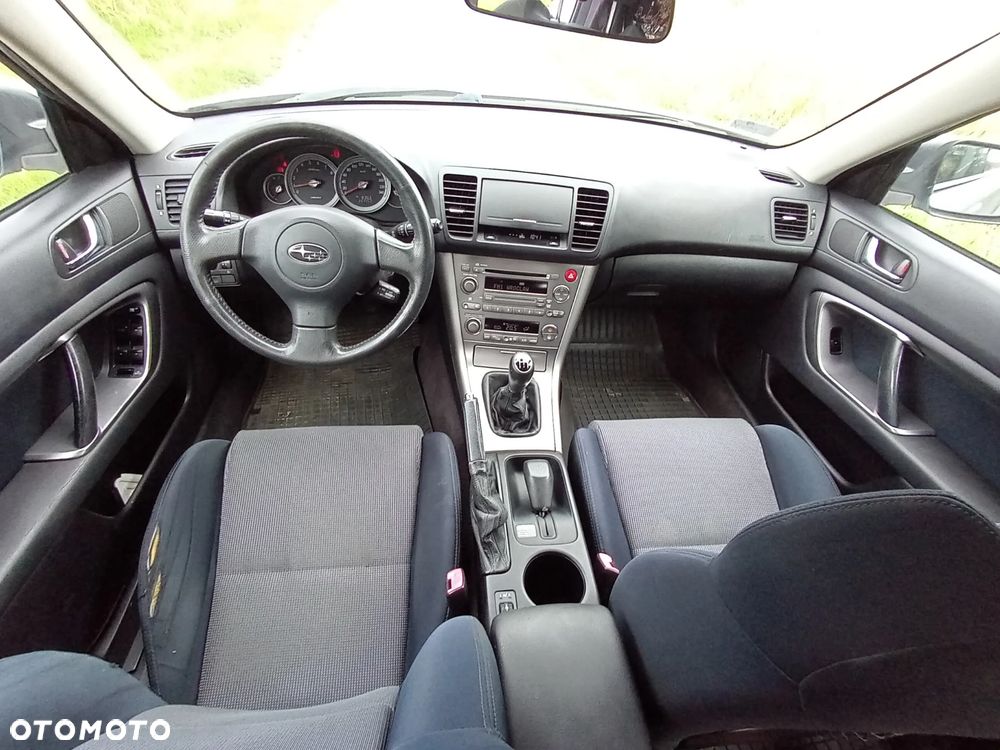 Subaru Legacy - 12