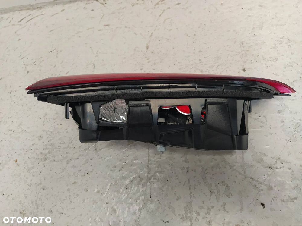MERCEDES B KLASA W247 247 LAMPA TYŁ TYLNA PRAWA - 7
