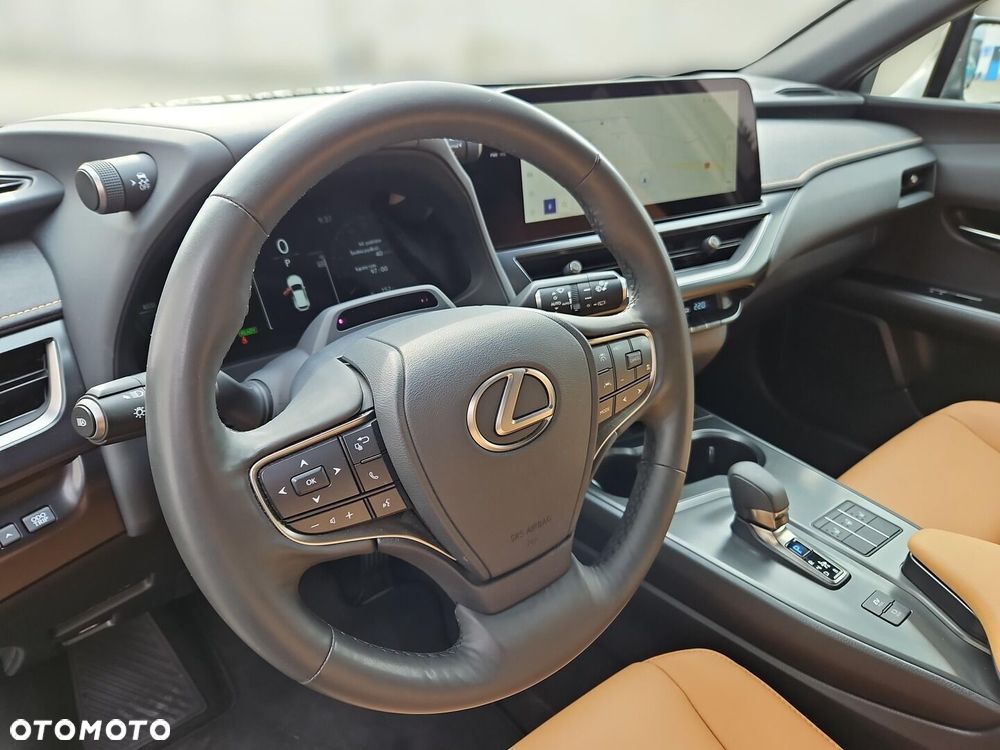 Lexus UX 300h F Sport Design - 17