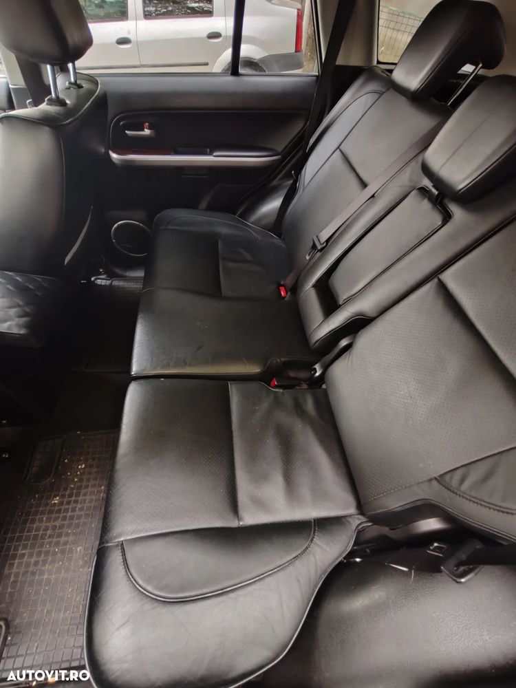 Suzuki Grand Vitara 2.0 Automatik Comfort + Family - 15