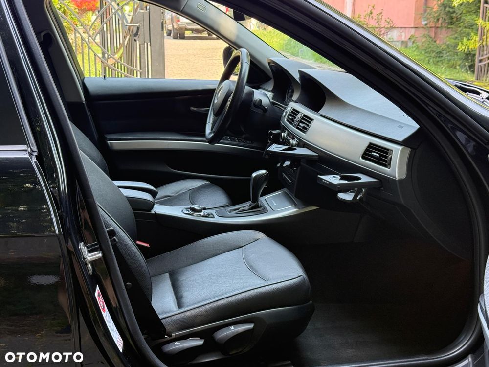 BMW Seria 3 318d DPF Edition Exclusive - 28