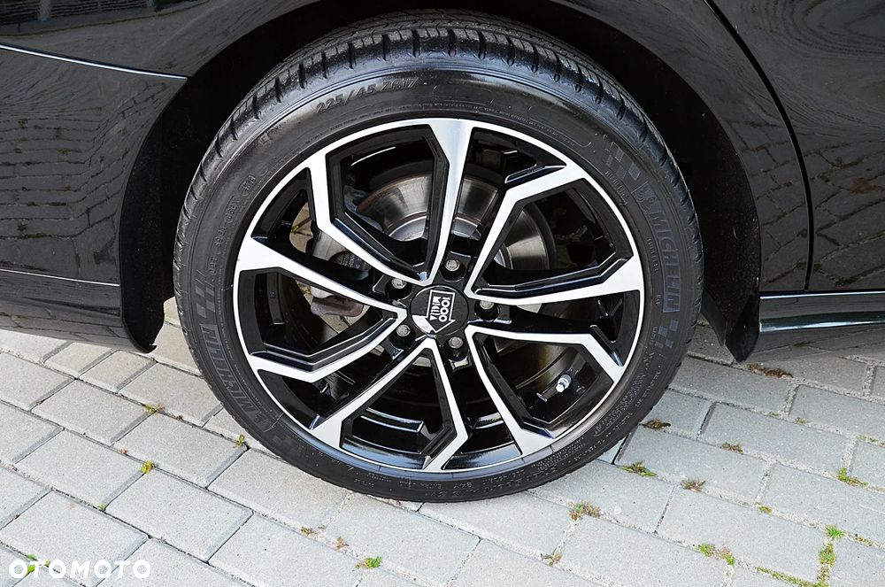 Mercedes-Benz CLA - 32