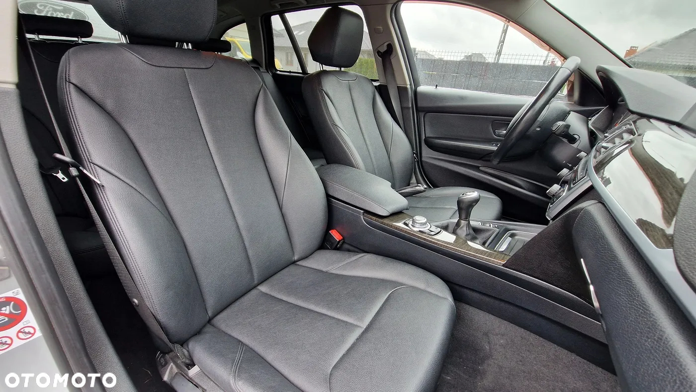 BMW Seria 3 320d Luxury Line - 18