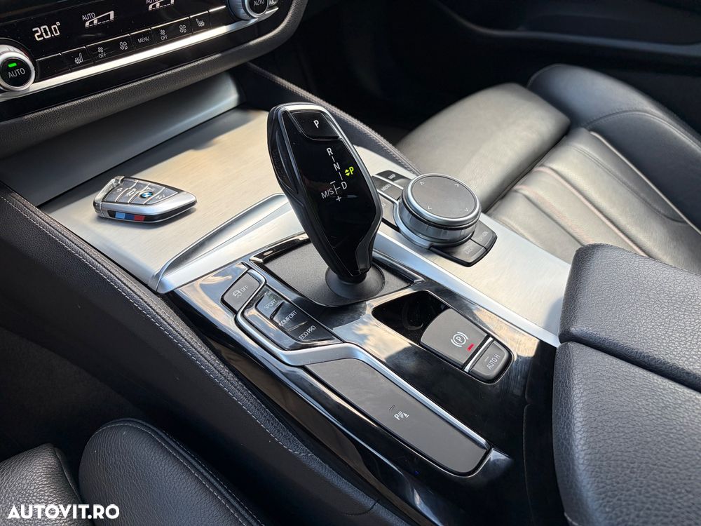 BMW Seria 5 520d xDrive AT MHEV - 25