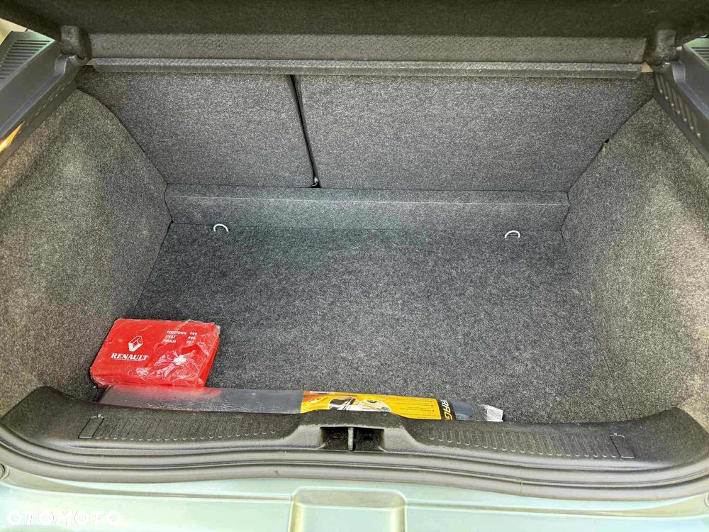 Renault Clio - 11