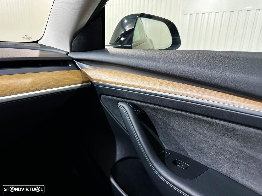 Tesla Model 3 Standard Range Plus RWD - 32