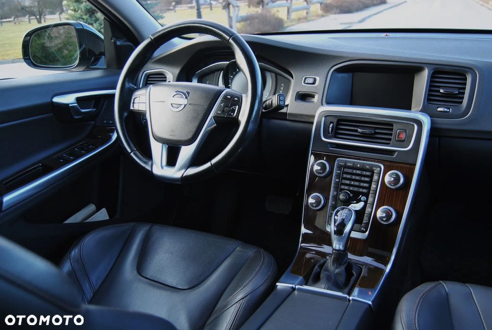 Volvo V60 Cross Country T5 AWD Summum - 11