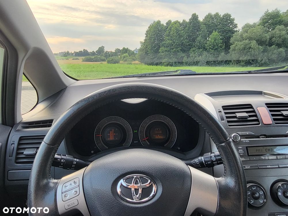 Toyota Auris 1.6 VVT-i Luna - 6