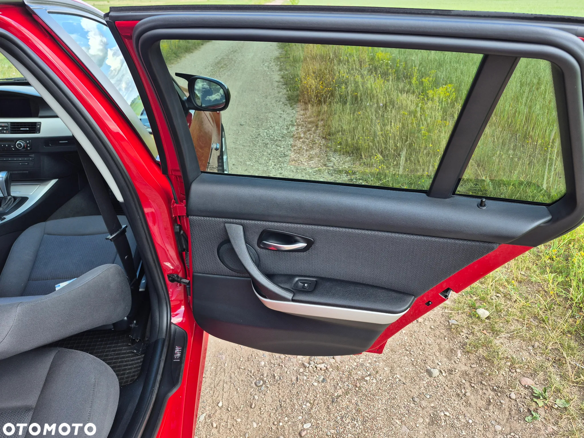 BMW Seria 3 318i Touring - 31