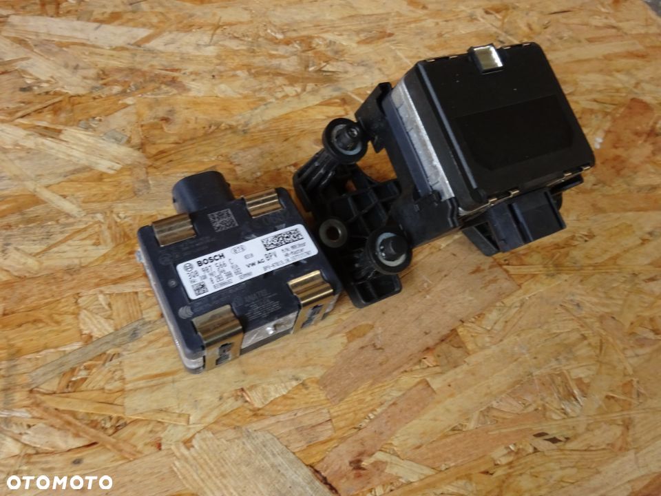 radar asystent pasa 3q0907566c tiguan b8 q2  czesci