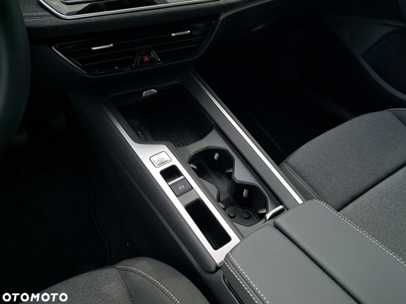 Volkswagen Passat 1.5 TSI ACT mHEV DSG - 27