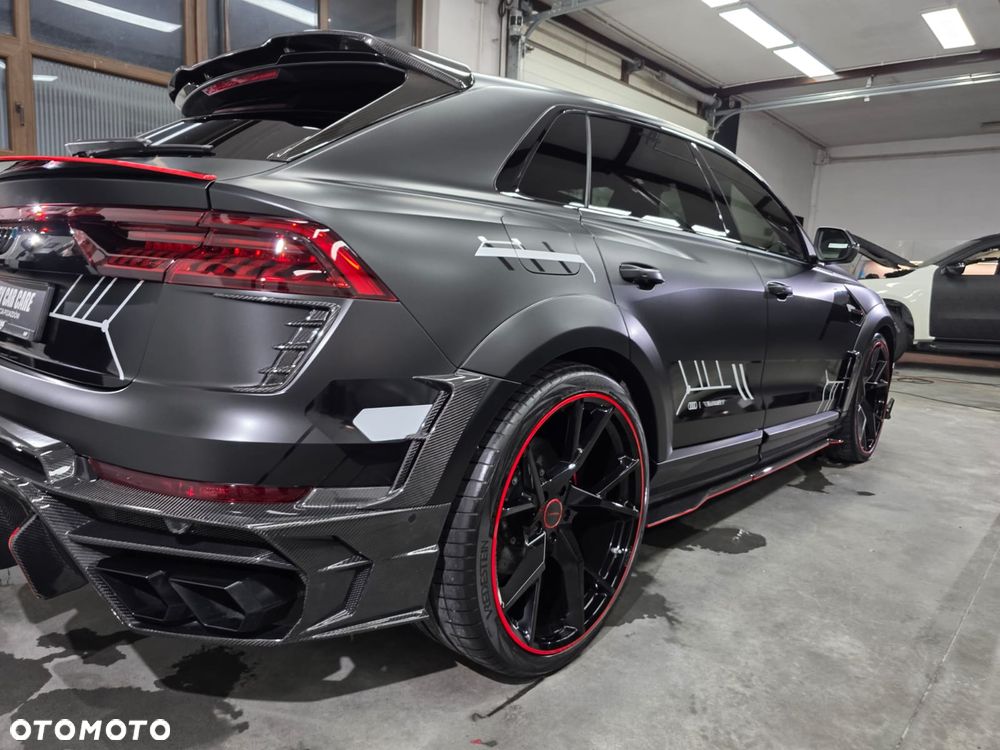 Audi RS Q8 - 8