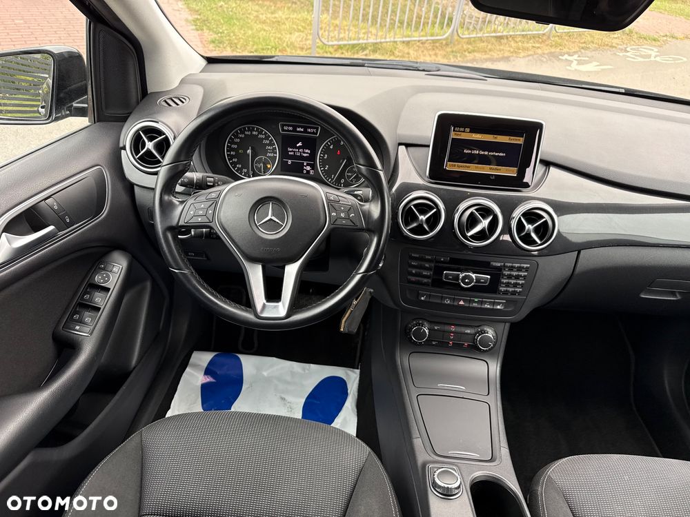 Mercedes-Benz Klasa B 180 7G-DCT UrbanStyle Edition - 18