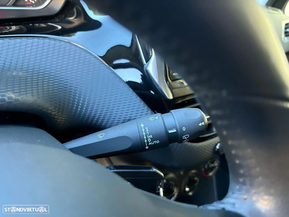 Peugeot 208 1.2 PureTech Style - 14