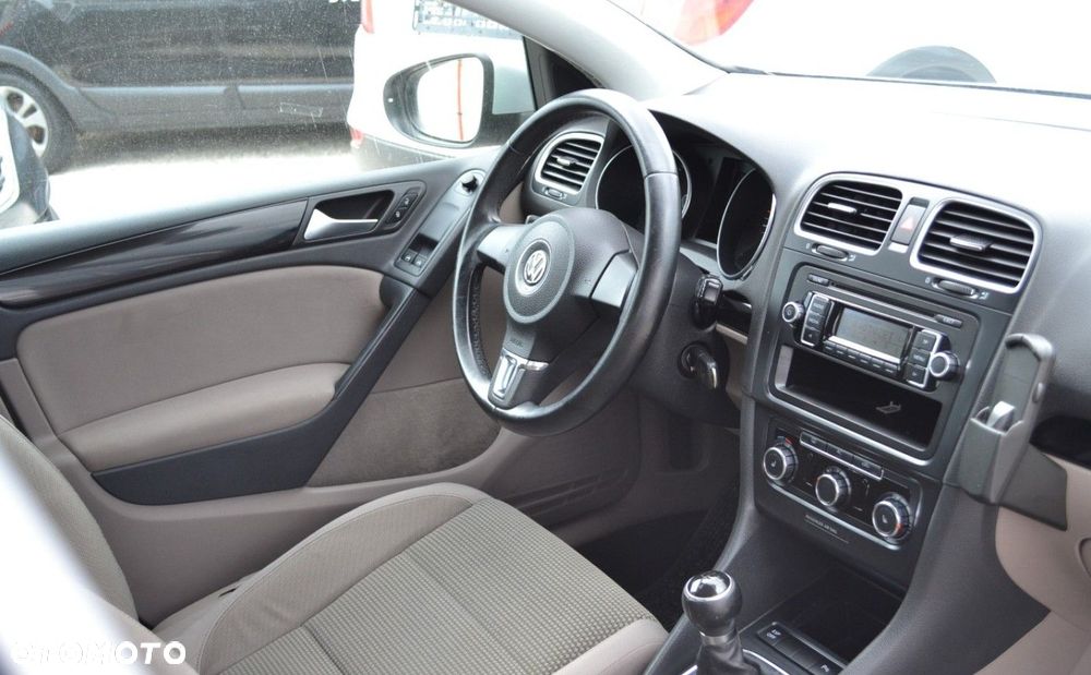 Volkswagen Golf - 30