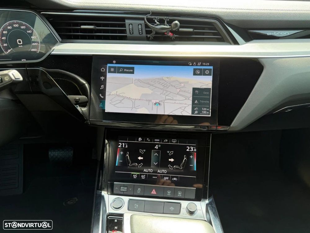 Audi e-tron 55 quattro S line - 26