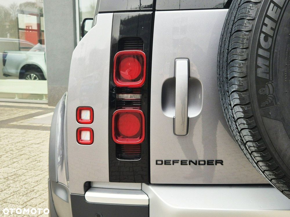 Land Rover Defender - 14