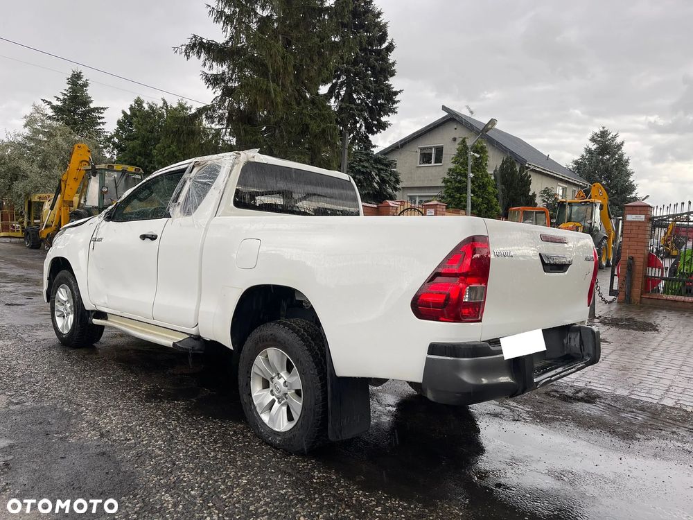 Toyota Hilux 4x4 Extra Cab Comfort - 25
