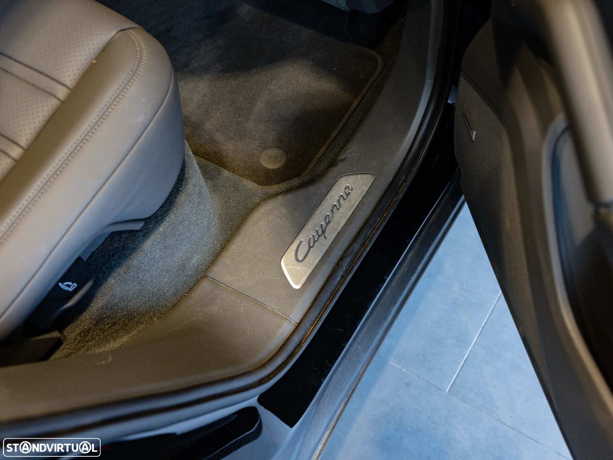 Porsche Cayenne E-Hybrid Platinum Edition - 44