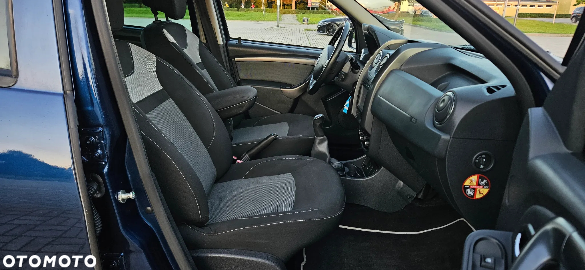 Dacia Duster 1.6 SCe Access S&S - 11