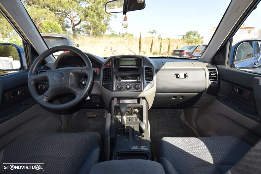 Mitsubishi Pajero - 9