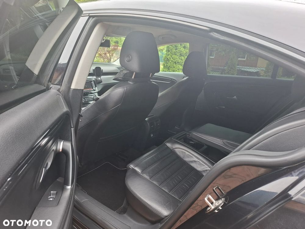Volkswagen Passat 2.0 TDI Comfortline - 12