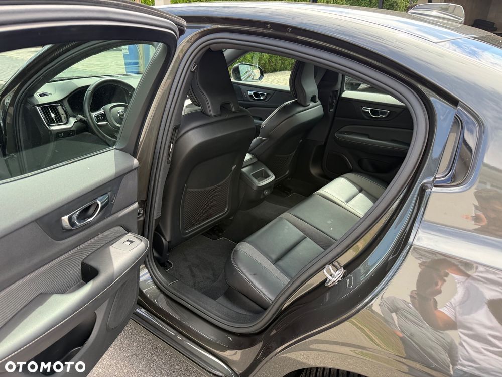Volvo S60 B4 B R-Design - 20