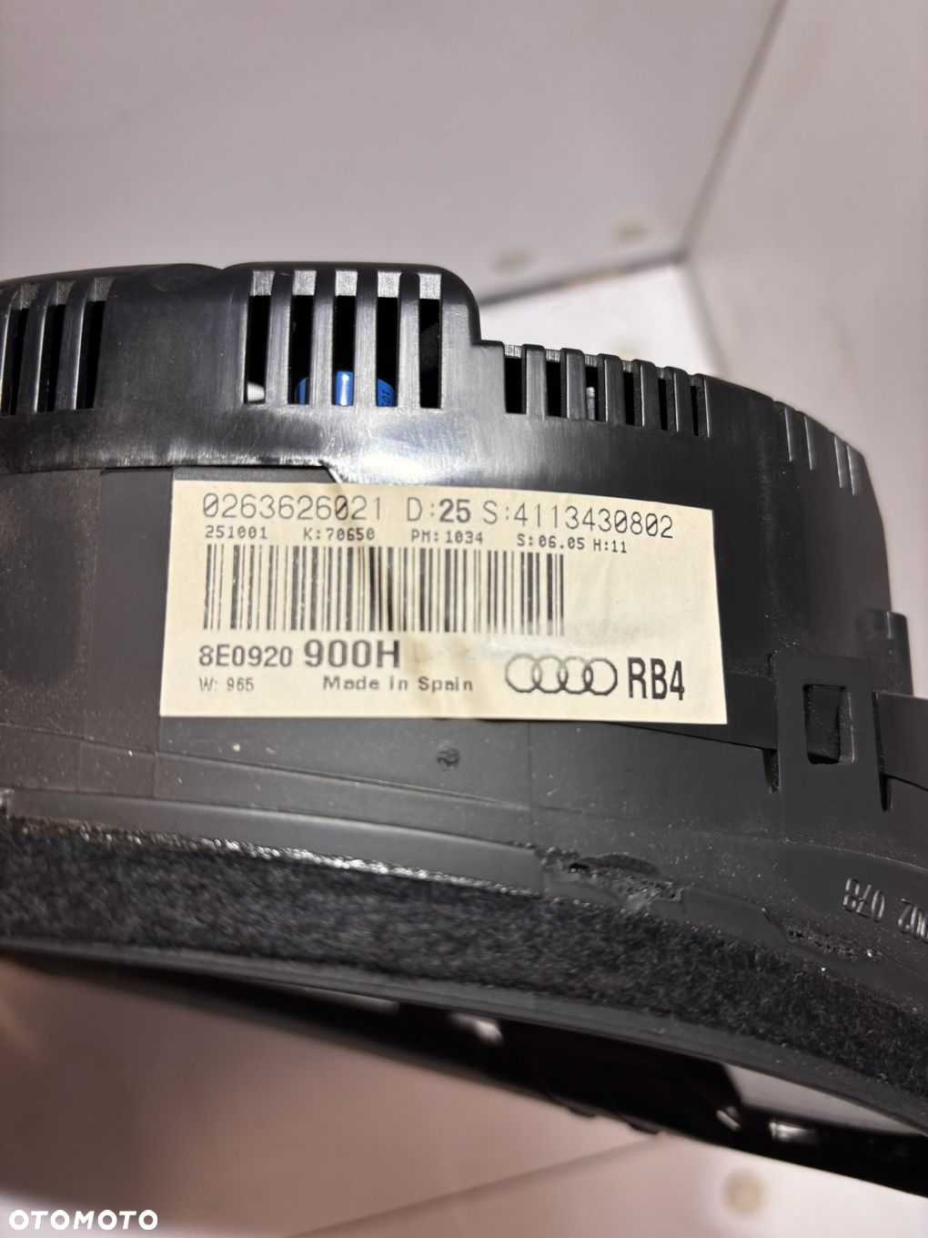 Licznik 1.8t benzyna czerwony fis Audi A4 B6 8E0 920 900 H - 3