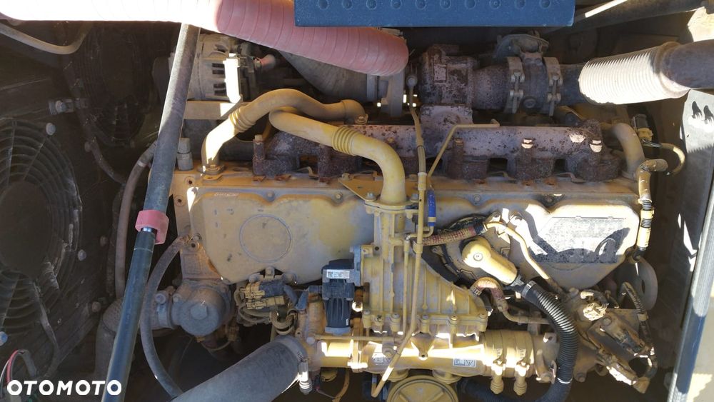 Caterpillar 323 - 3