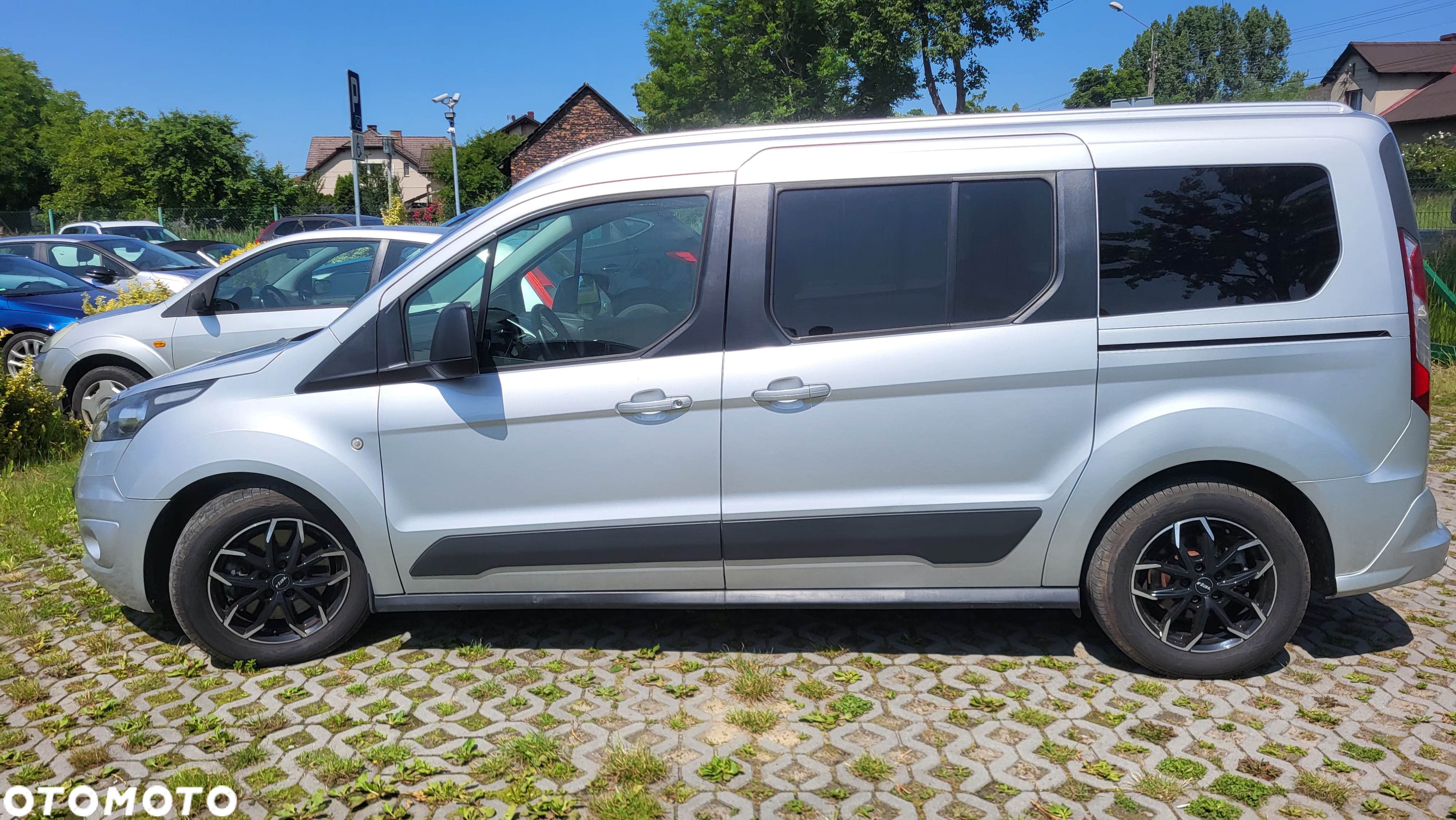 Ford Tourneo Connect Grand - 25
