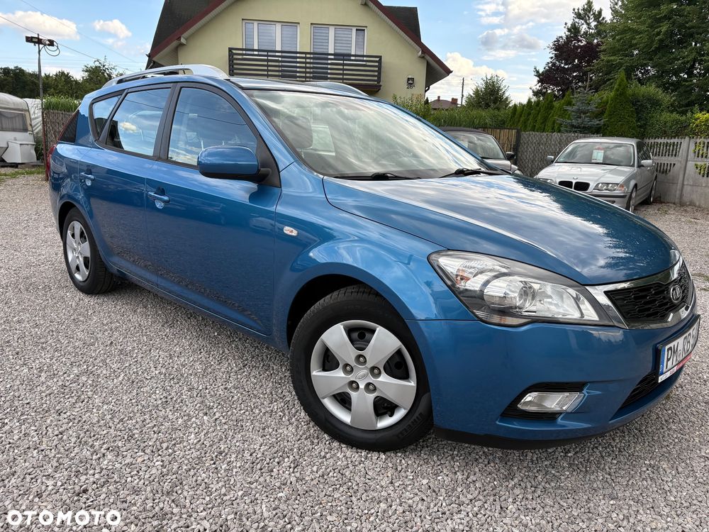 Kia Ceed - 12