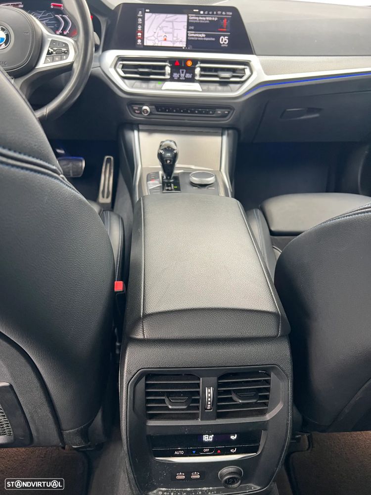 BMW 320 d Pack M Shadow Auto - 18