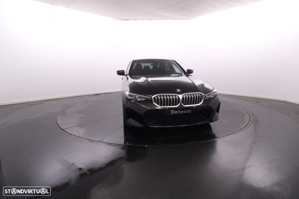 BMW 330 e Pack Desportivo M Auto - 13